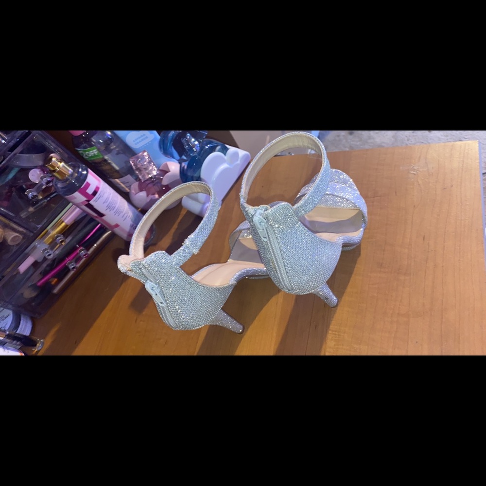 High heels - Picture 2 of 3